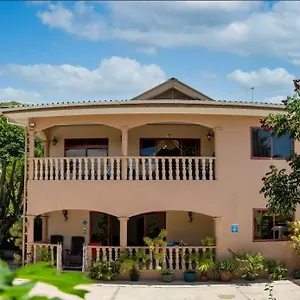 Chez Benoit Self Catering , Виктория Сейшельские острова